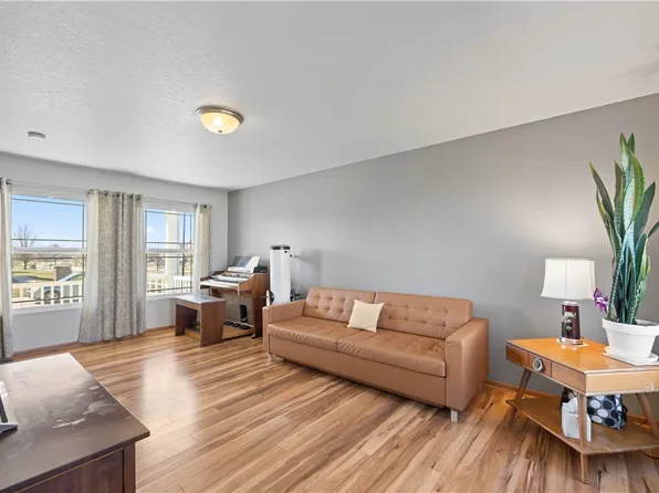 920 SW 43rd St, Ankeny, IA 50023