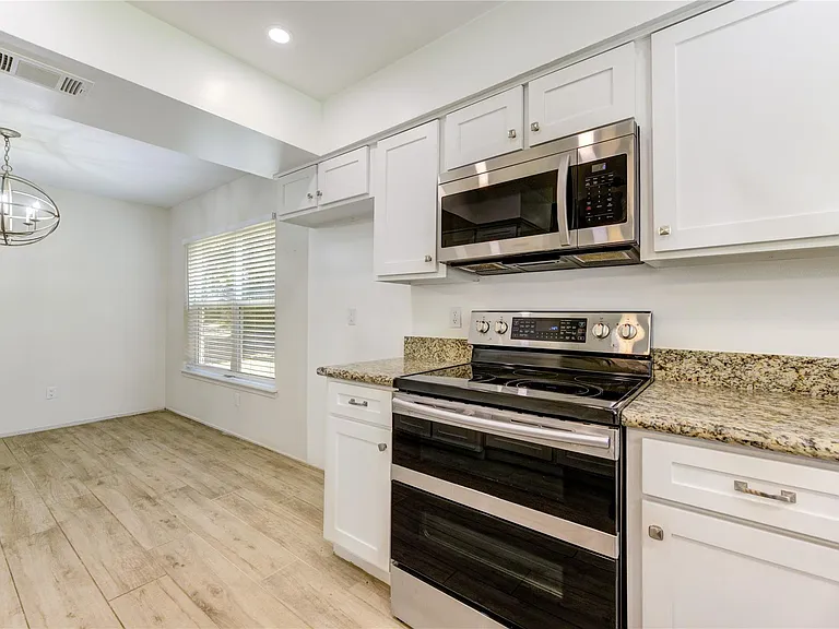 2114 River Village Dr — Photo 20