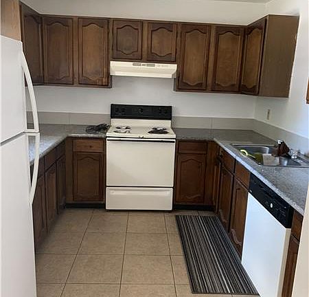 3rd image of 505 Scotsdale St APT C