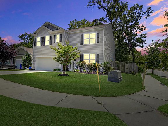 2nd image of 2611 Alamanda Dr