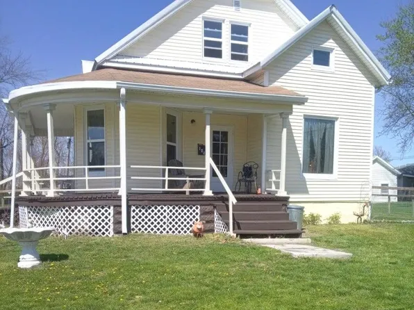 104 E College Ave, Shelbina, MO 63468