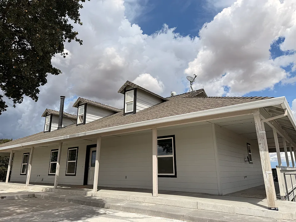 15310 Pioneer Ct