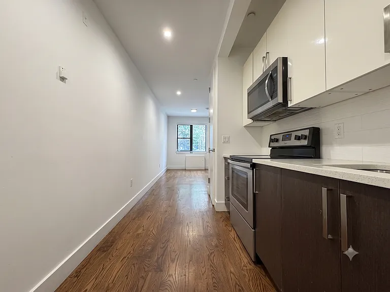 49 Cedar St #1R — Photo 4
