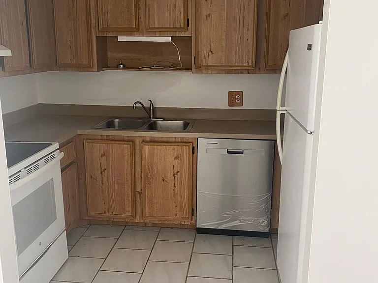 11374 Royal Palm Blvd — Photo 9