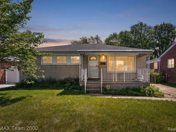 25394 Normandy St, Roseville, MI 48066