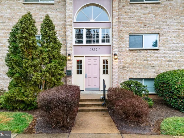 2839 Kalmia Lee Ct #A101, Falls Church, VA 22042