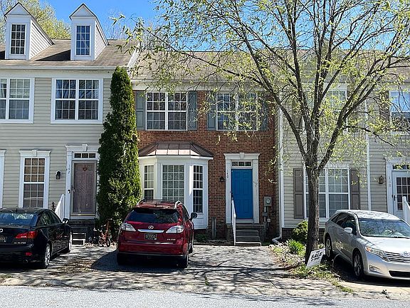 3rd image of 140 Creekmont Ct