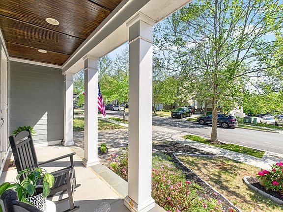 3rd image of 2825 Shannon Glen Ct