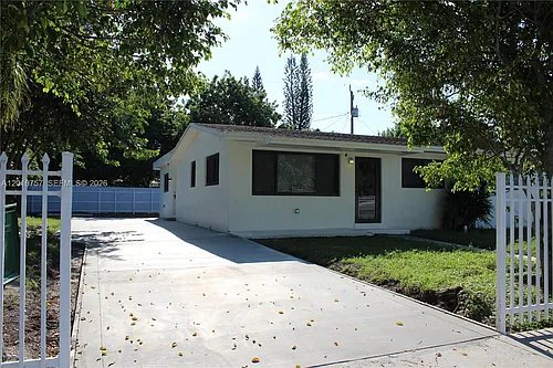 18815 NW 42nd Pl Photo 1