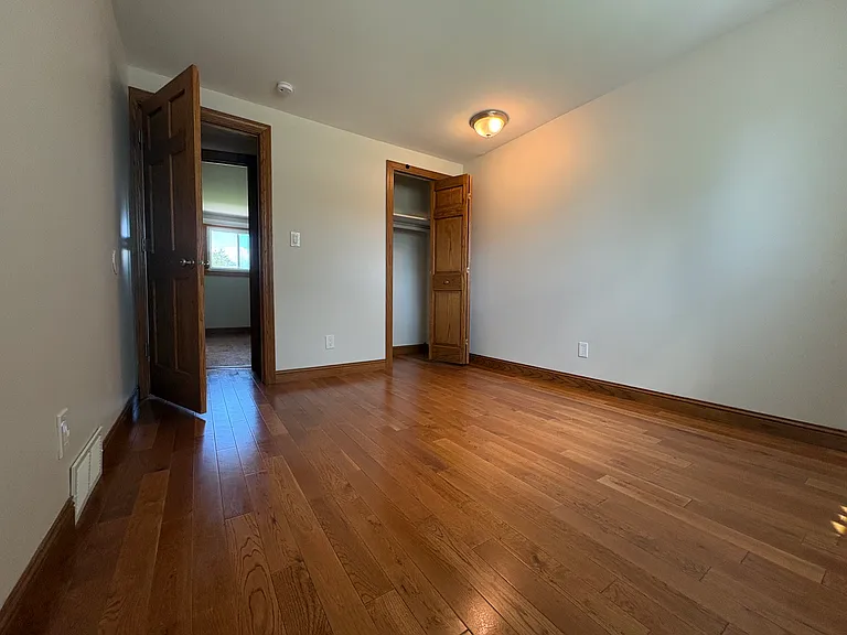 4888 Clinton Way Dr — Photo 16