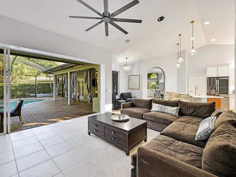 2047 Terrazzo Ln — Photo 6