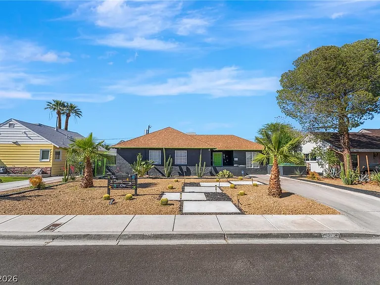 1021 Griffith Ave — Photo 1