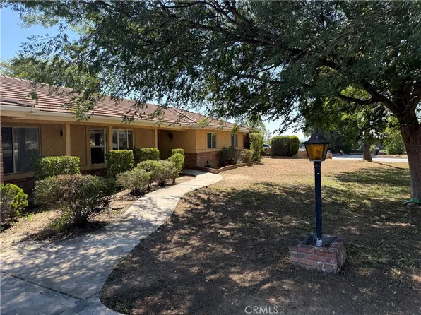 225 Summit View Dr, Calimesa, CA 92320