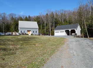 126 Gettle Rd, Averill Park, NY 12018