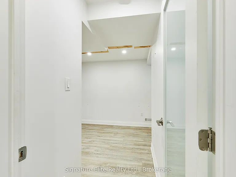157 Dovercourt Rd #BASEMENT — Photo 9