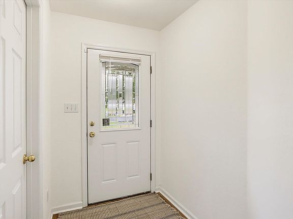 4th image of 62 Apachee Rd