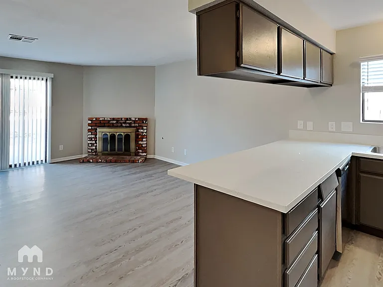 261 Queen Marie Ct — Photo 19