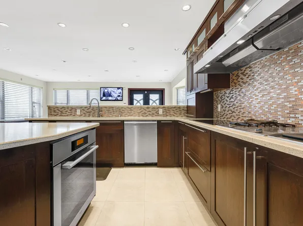 83-18 58th Avenue image 9 of 43