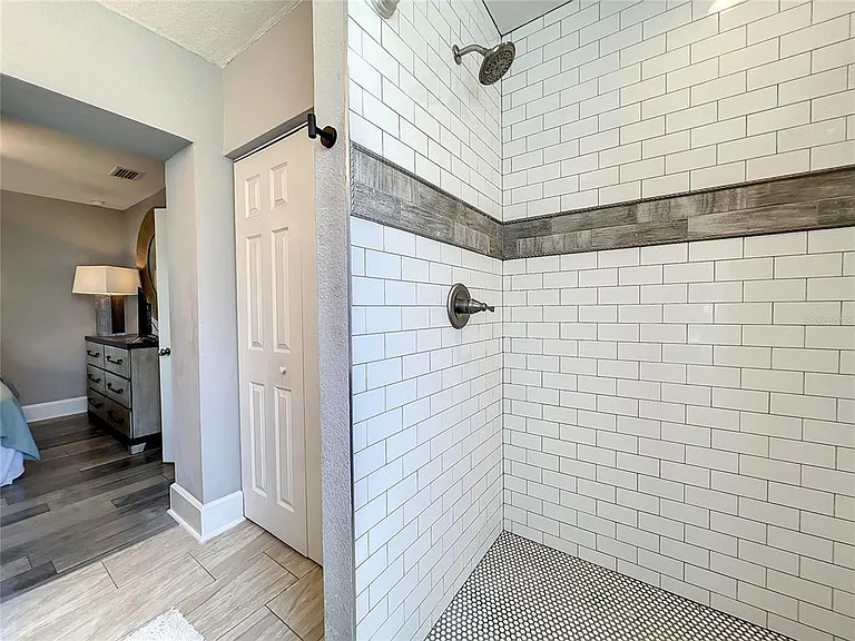 1137 Highland St S — Photo 12