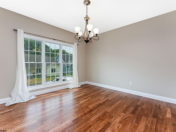 4th image of 1107 Bailey Cir