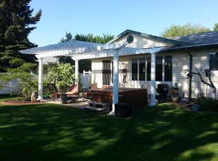 698 8th Ave W, Dickinson, ND 58601