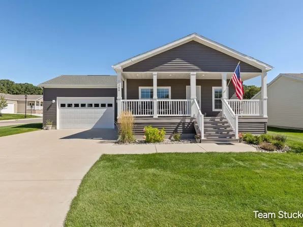 11786 Megan Way Dr, Rockford, MI 49341