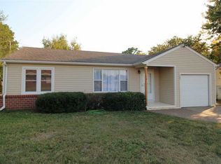 305 E Augusta Ave, Augusta, KS 67010