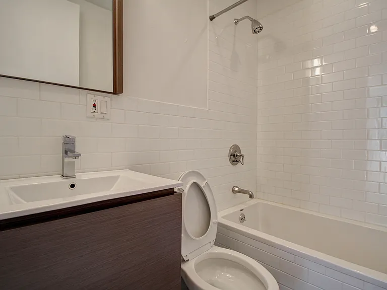806 Dean St #2R — Photo 5