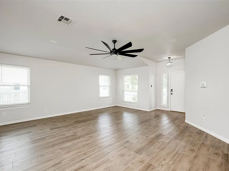 2401 Marshall Trl — Photo 6
