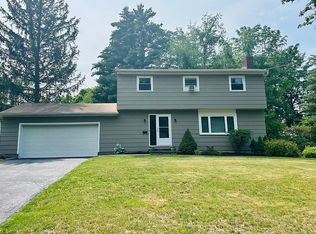 46 Lorraine Dr, Rhinebeck, NY 12572