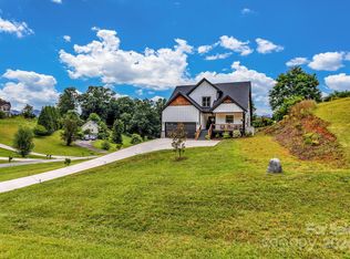 42 Lawson Ridge Rd, Leicester, NC 28748
