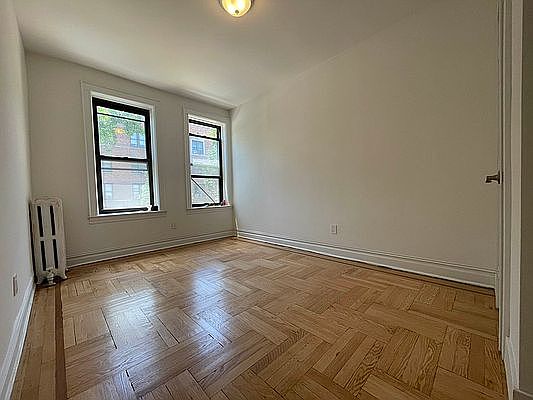5th image of 21-80 38th St APT B1