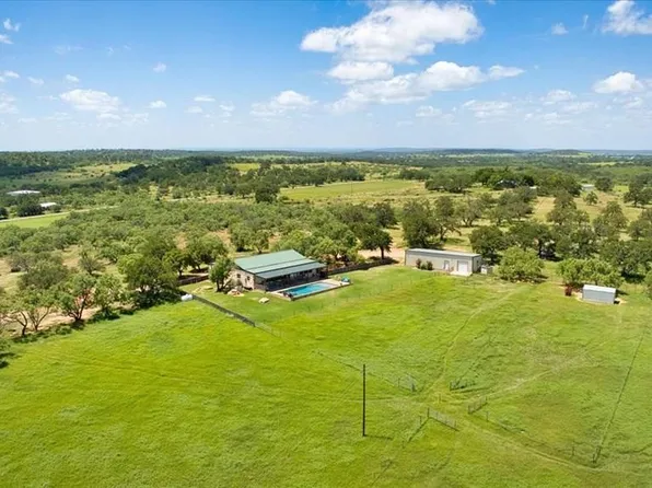 6446 Black Jack Rd, Fredonia, TX 76842