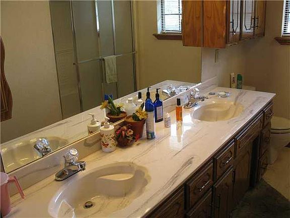 4th image of 5175 Vernon Dr