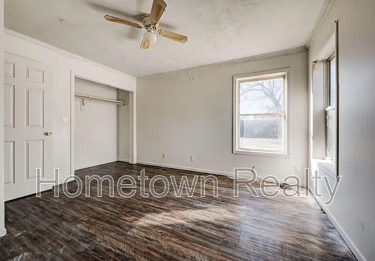 2701 S Phillips Ave — Photo 25