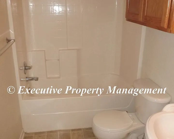 208 Janelle Dr — Photo 12