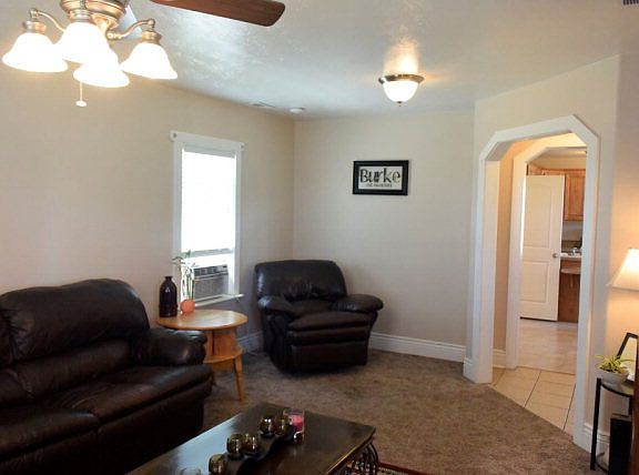 4th image of 4824 W Broadway St