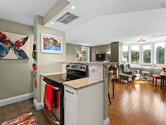 4th image of 45 Vimy Ave #323