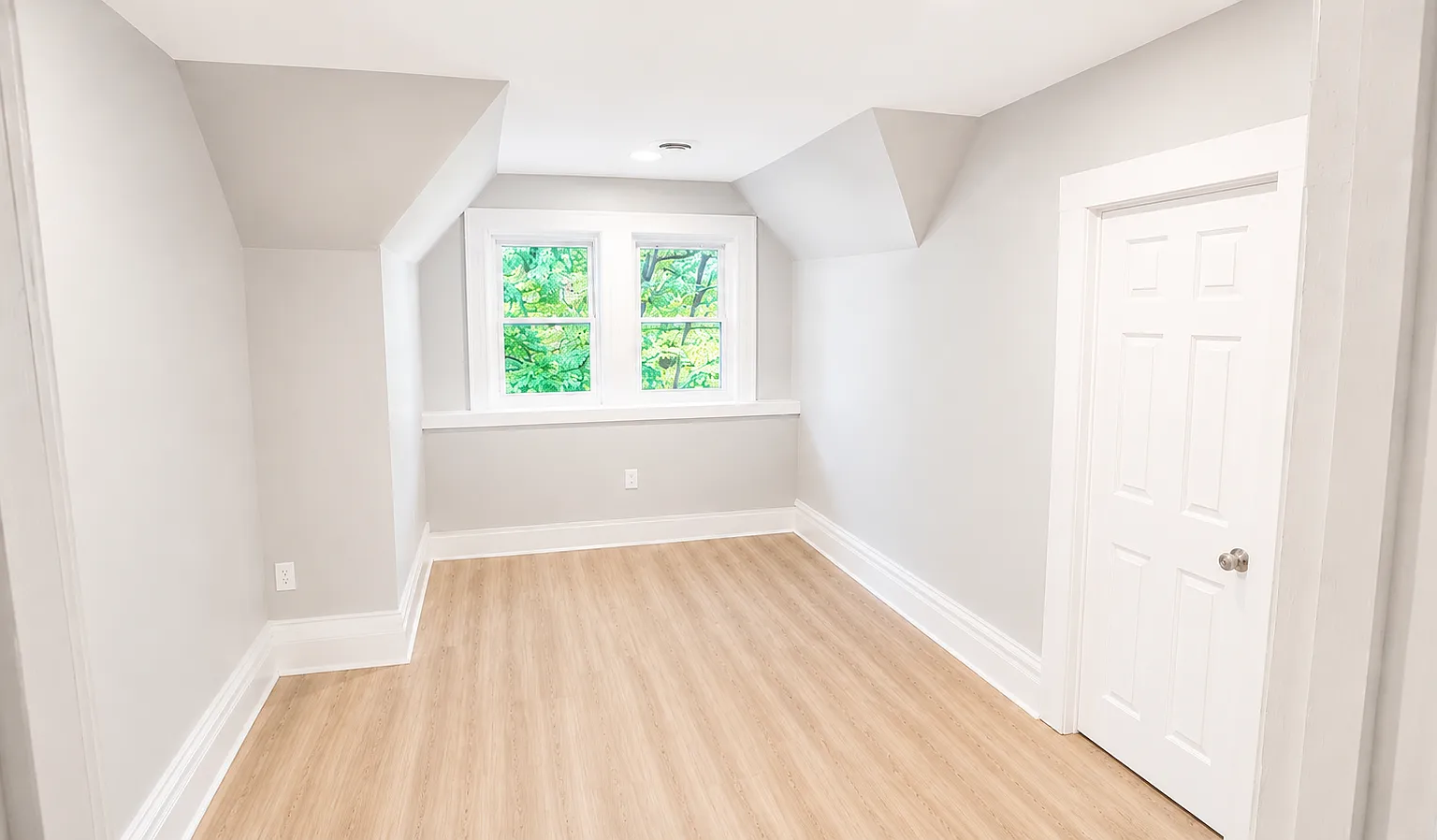 2 bed, $1,100 — Photo 3