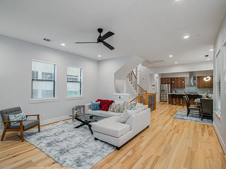 7016B Staffordshire St — Photo 2