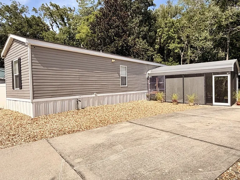 11027 Creekwood Dr — Photo 3