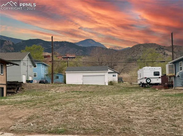 1414 Langmeyer St, Colorado Springs, CO 80904