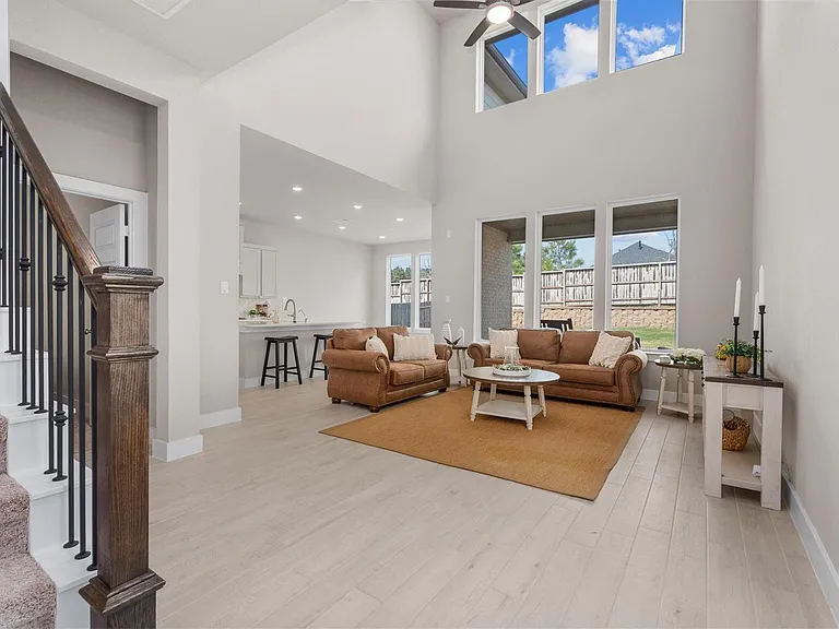 359 Mallorn Ln — Photo 11