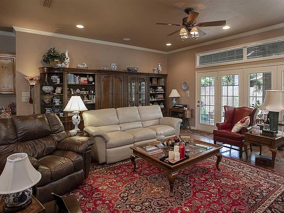 3rd image of 2101 Bradbury Ct