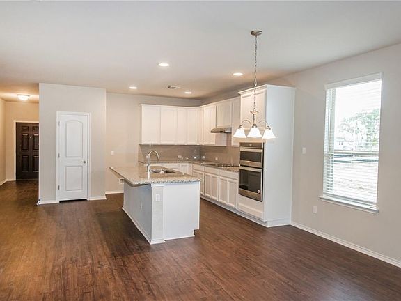 2nd image of 112 Limonite Ln