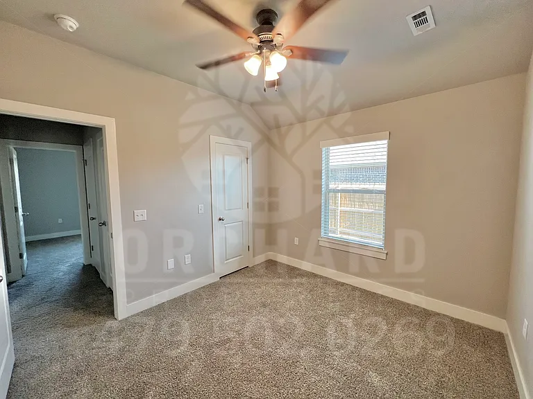905 Jameson St — Photo 10