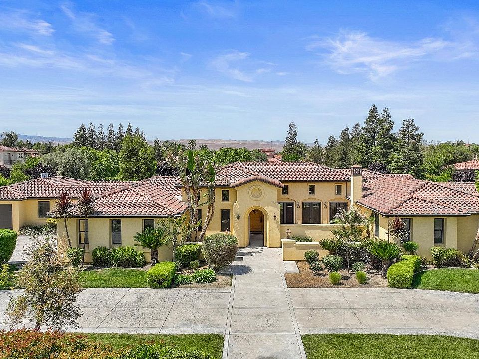 1st image of 28065 Blossom Ln