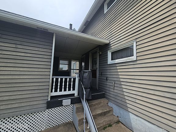 3rd image of 316 W 3rd St