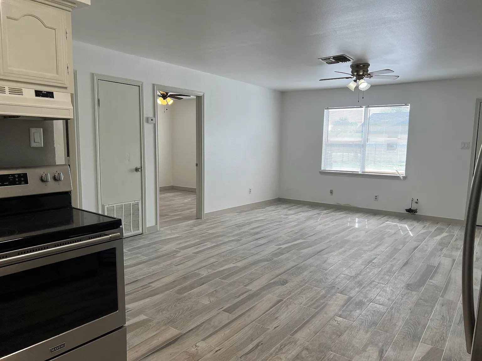 2 bed, 792 sqft, $950 — Photo 2