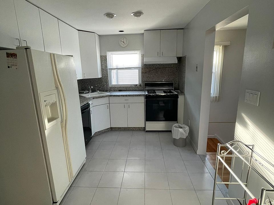 1st image of 9522 156th Ave Floor 1